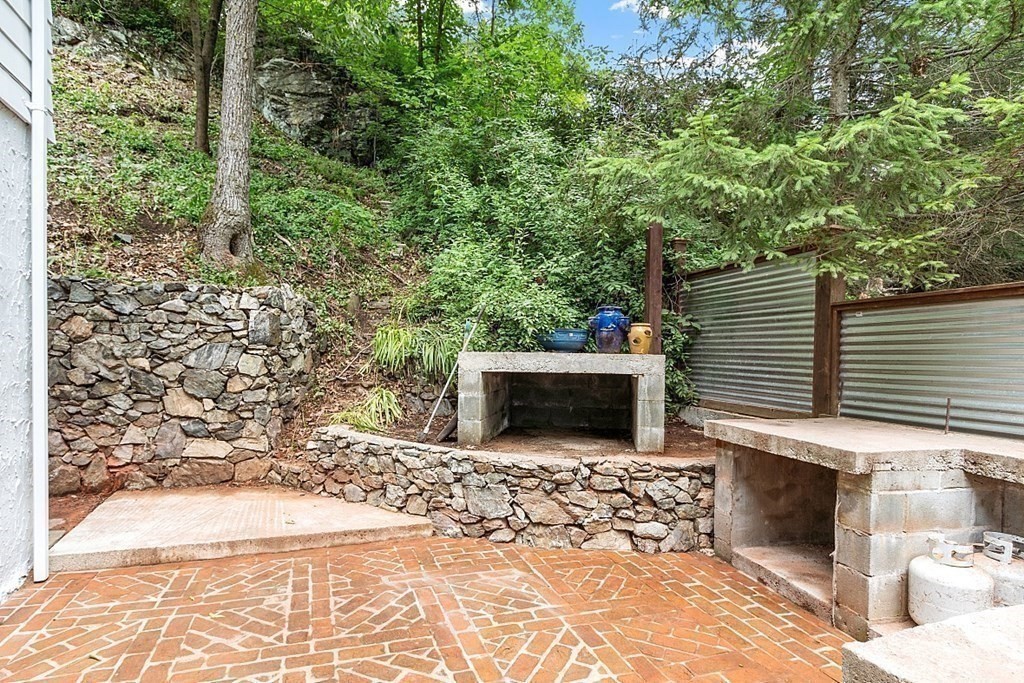 8 Chesterford Road Winchester, MA 01890 - Photo 10 of 42 Gallery Image 10