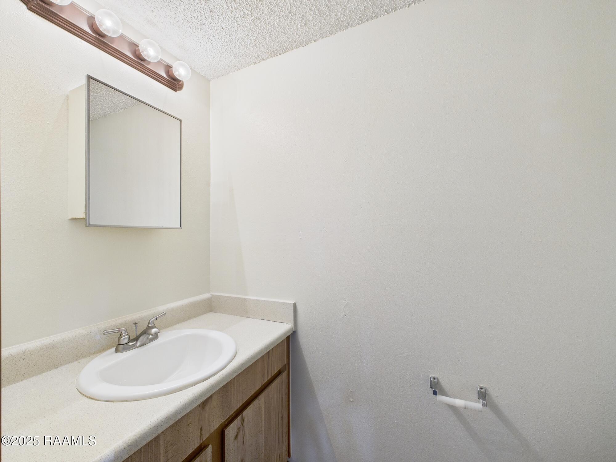 201 High Meadows Boulevard, Unit 220 Lafayette, LA 70507 - Photo 13 of 17 CAM02400G0-PR0209-STILL005