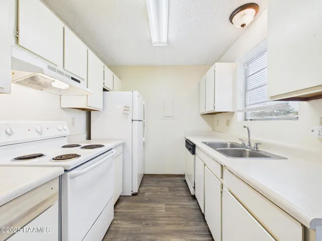 $950 | 201 High Meadows Boulevard, Unit 220, Lafayette, LA 70507