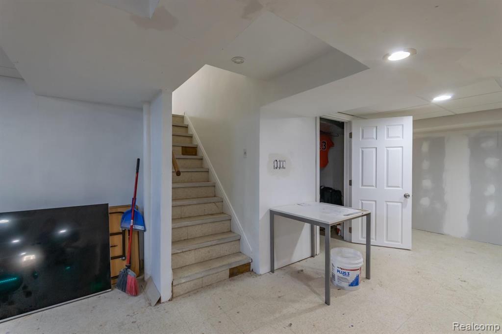 35905 Kelly Road Clinton Township, MI 48035 - Photo 21 of 28