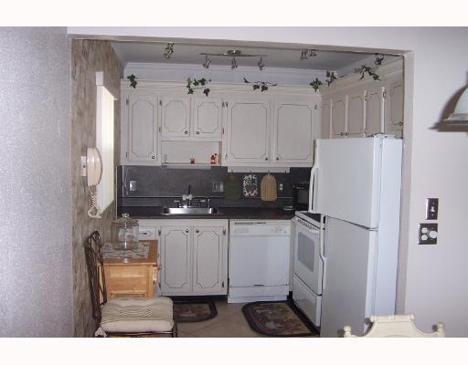 237 Monaco Way Delray Beach, FL 33446 - Photo 2 of 5 kitchen - Copy