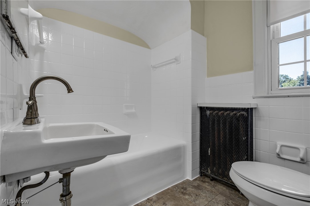 1273 Croyden Road Lyndhurst, OH 44124 - Photo 33 of 44