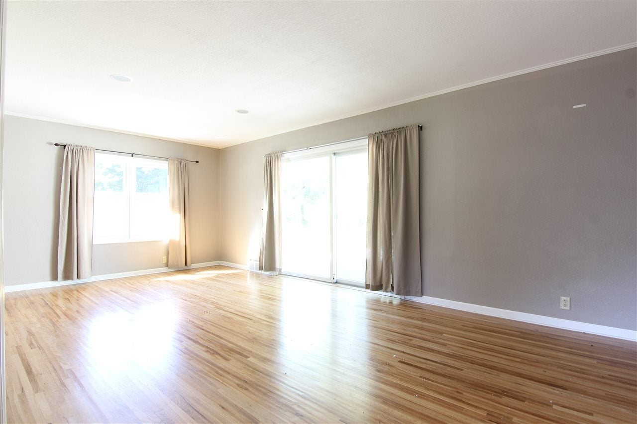 309 Frederic Avenue Waterloo, IA 50701 - Photo 7 of 14 Gallery Image 7