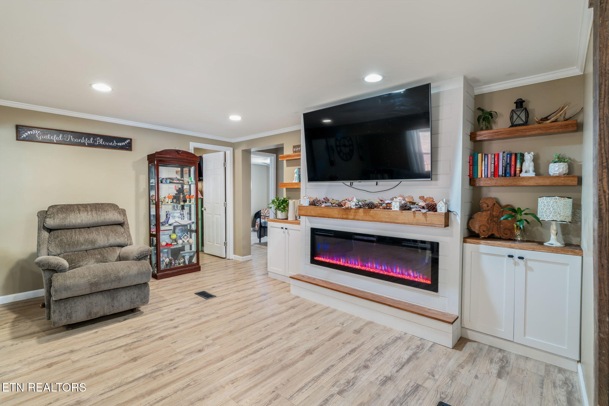 526 Lovin Farm Road Vonore, TN 37885 - Photo 19 of 55 25-web-or-mls-526 Lovin Farm Road-17