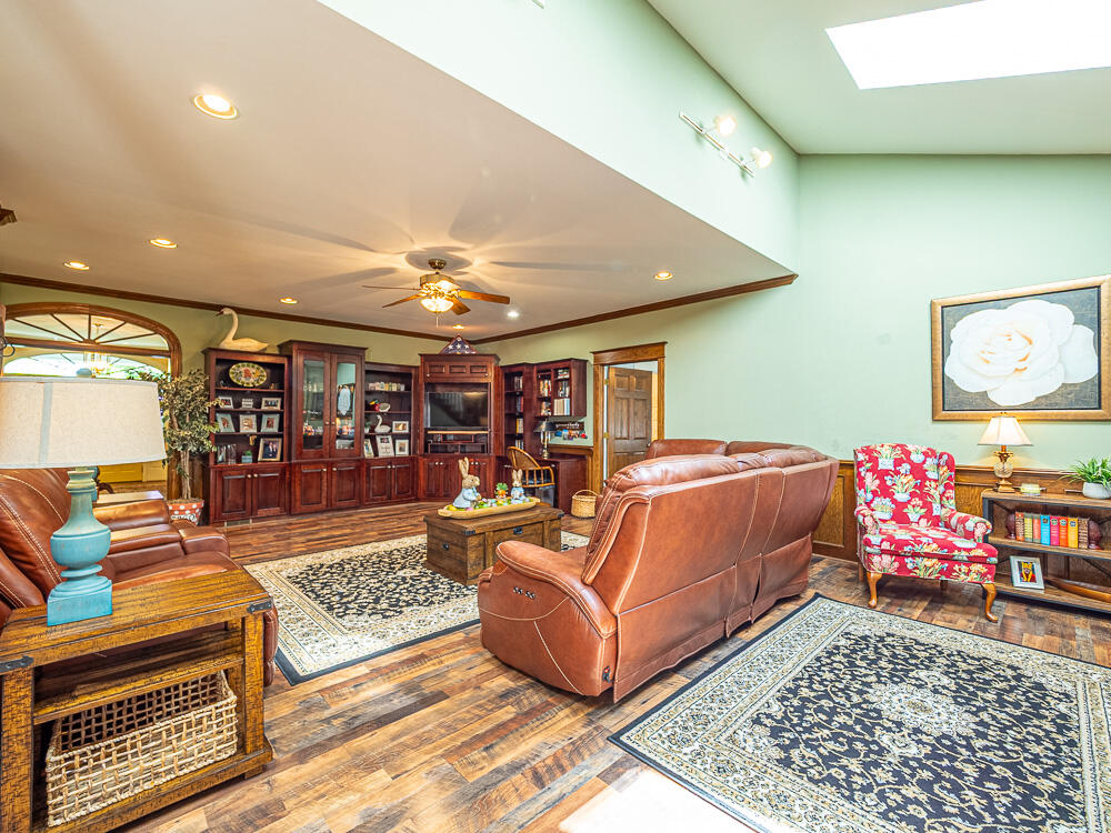 2860 Porcher Drive Sumter, SC 29150 - Photo 33 of 61 Livingroom4
