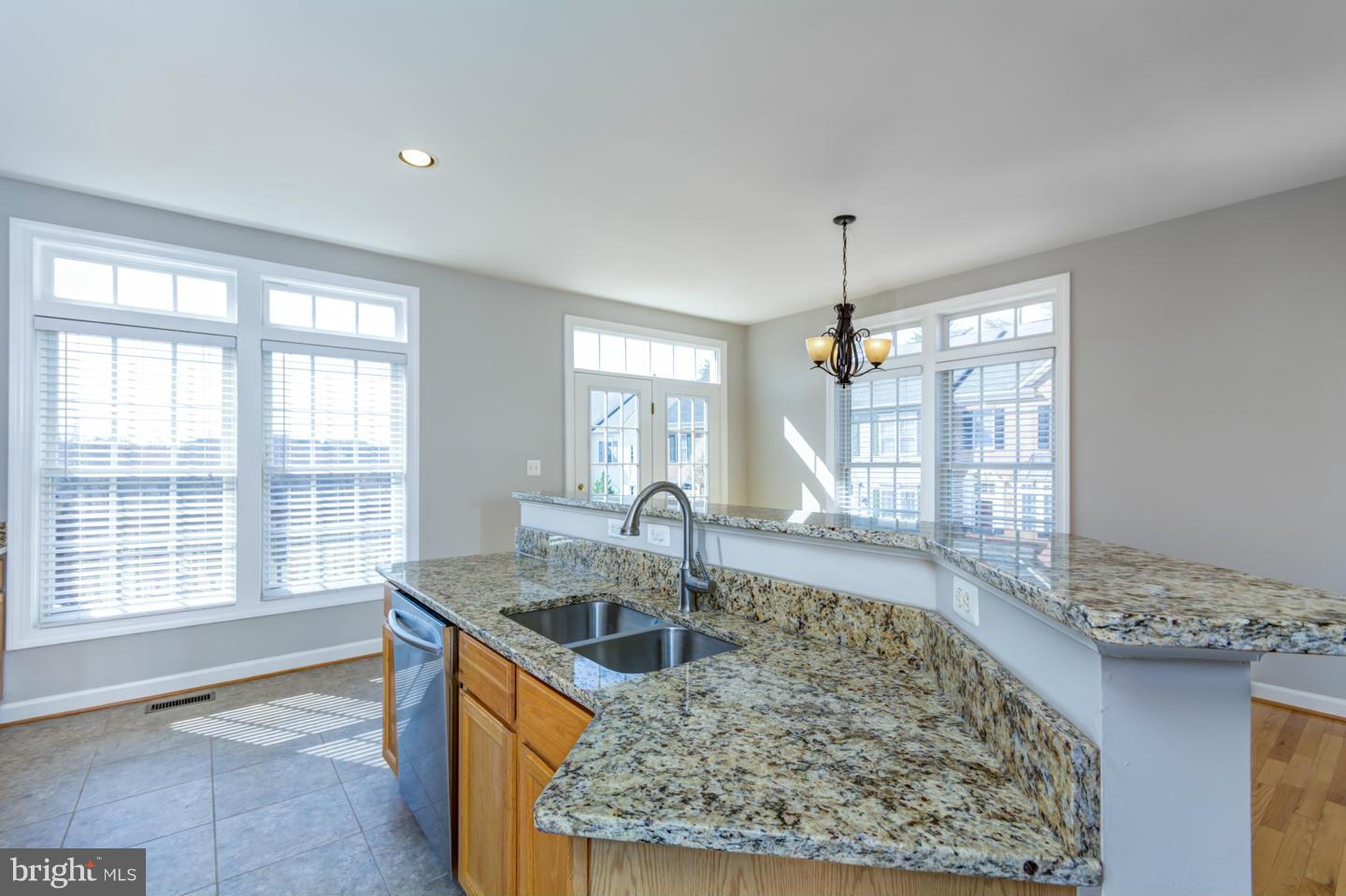 6685 Debra Lu Way Springfield, VA 22150 - Photo 5 of 29 Kitchen