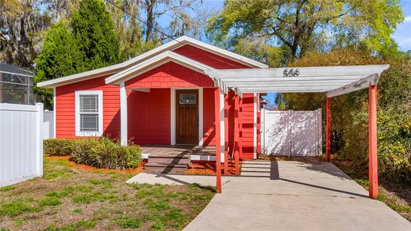 $300,000 | 558 West Minneola Avenue, Clermont, FL 34711