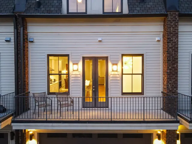 $1,080,000 | 1313 5th Avenue North, Unit 2, Nashville, TN 37208