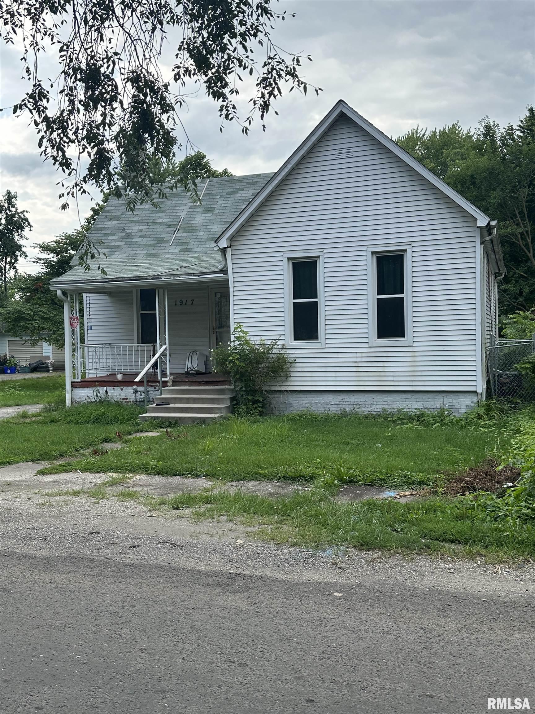 1917 South 14th Street Springfield, IL 62703 - Photo 1 of 1