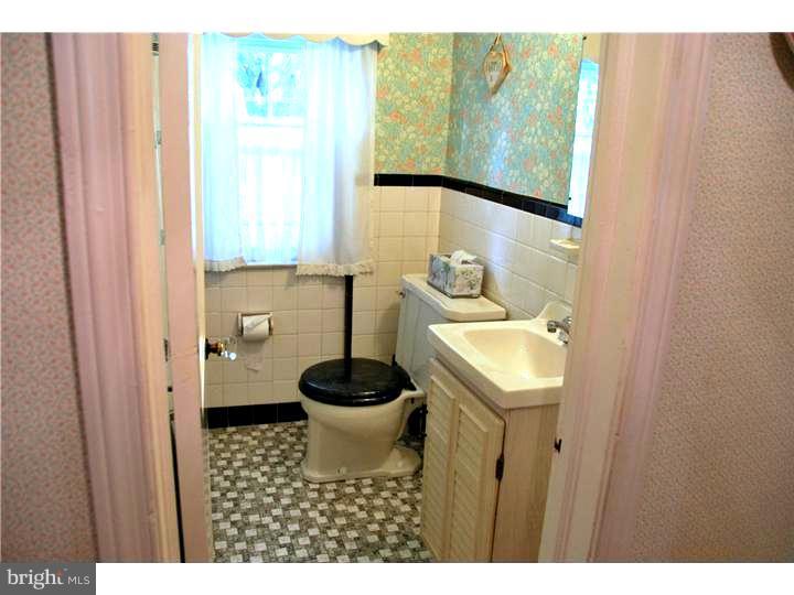 1401 Steel Road Havertown, PA 19083 - Photo 16 of 17 Bathroom