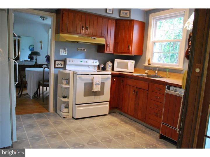 1401 Steel Road Havertown, PA 19083 - Photo 8 of 17 Kitchen