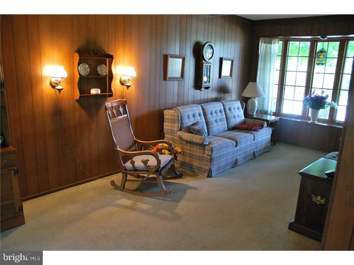 1401 Steel Road Havertown, PA 19083 - Photo 9 of 17 Family Room