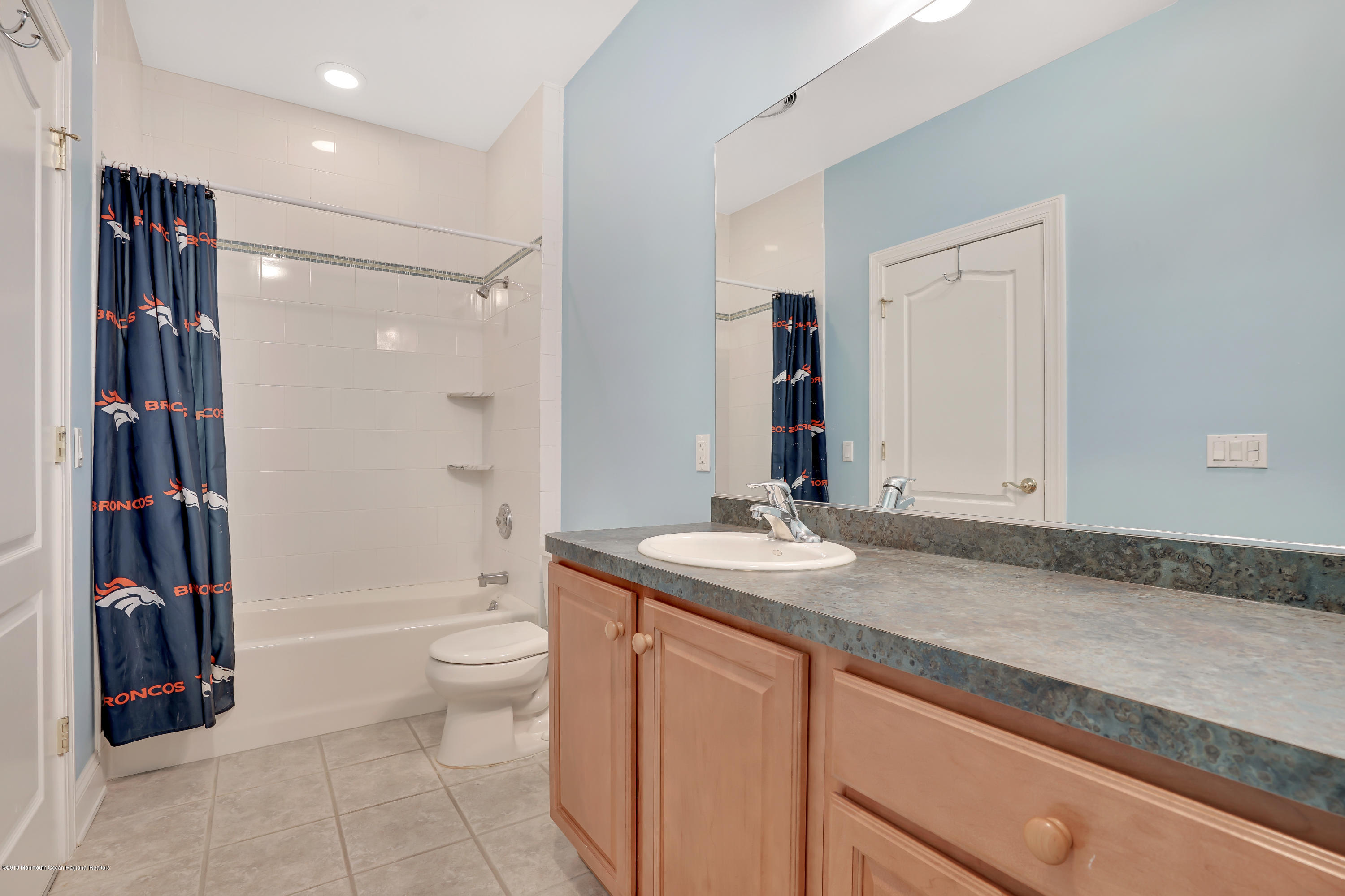 109 Stone Hill Road Colts Neck, NJ 07722 - Photo 36 of 58 Jack & Jill Bath