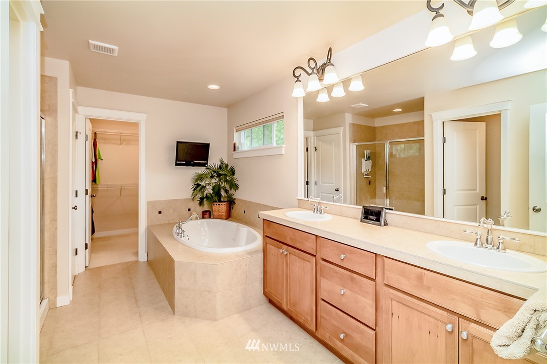 3815 167th Place Southeast Bothell, WA 98012 - Photo 14 of 25 Gallery Image 14