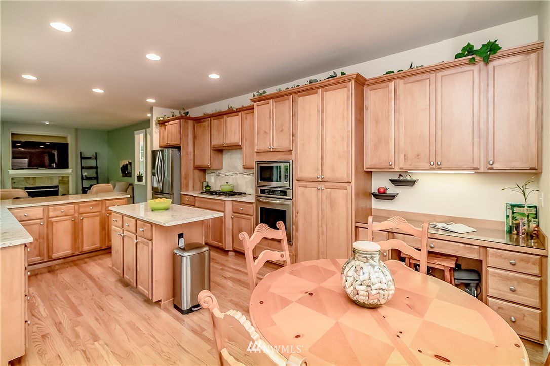 3815 167th Place Southeast Bothell, WA 98012 - Photo 8 of 25 Gallery Image 8