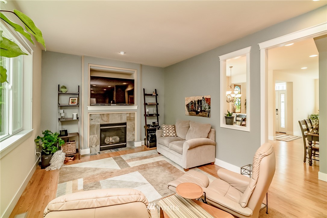 3815 167th Place Southeast Bothell, WA 98012 - Photo 9 of 25 Gallery Image 9