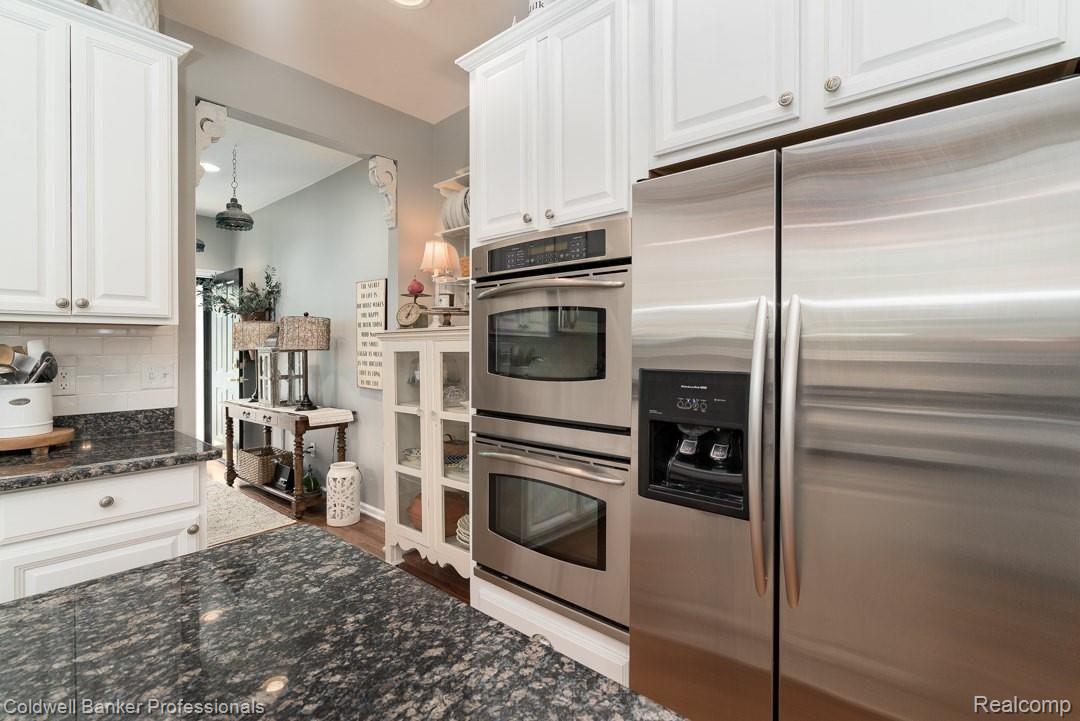 759 East Bluff Court Rochester, MI 48306 - Photo 9 of 44 759-E-Bluff-Ct-14.jpg