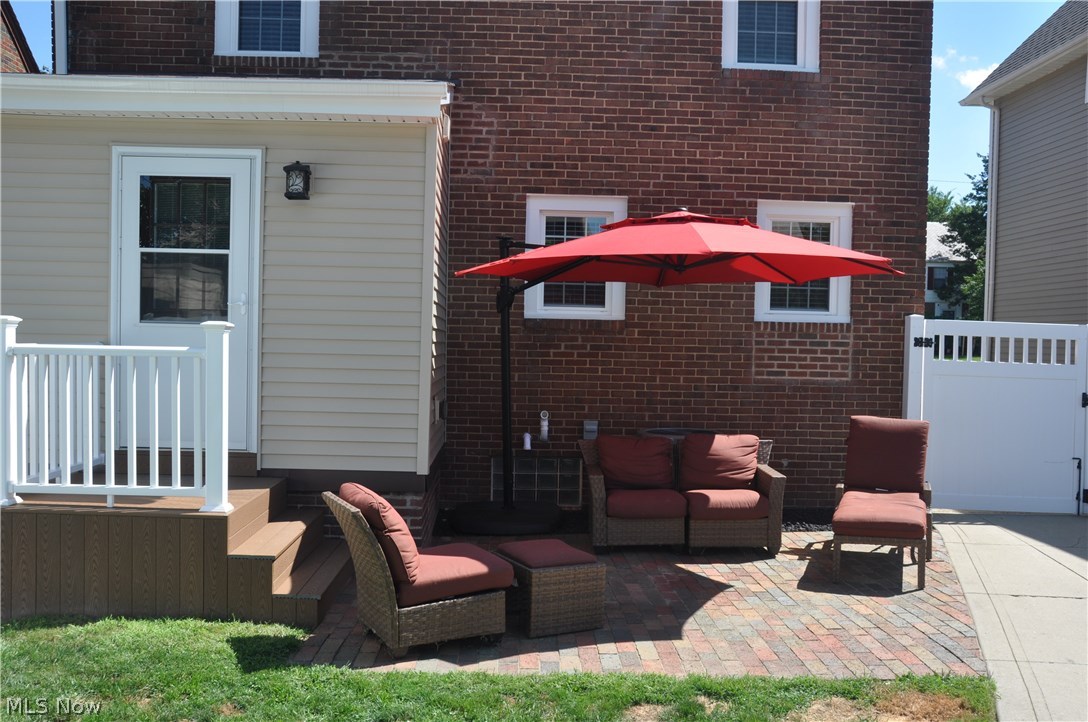 3676 Strathavon Road Cleveland, OH 44120 - Photo 6 of 34