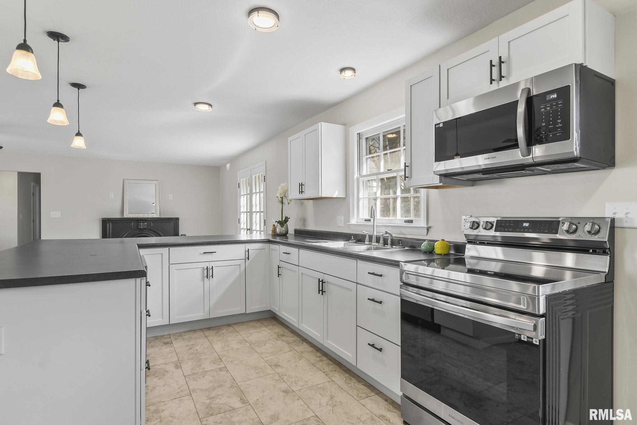 10 Mclean Lane Springfield, IL 62704 - Photo 7 of 34