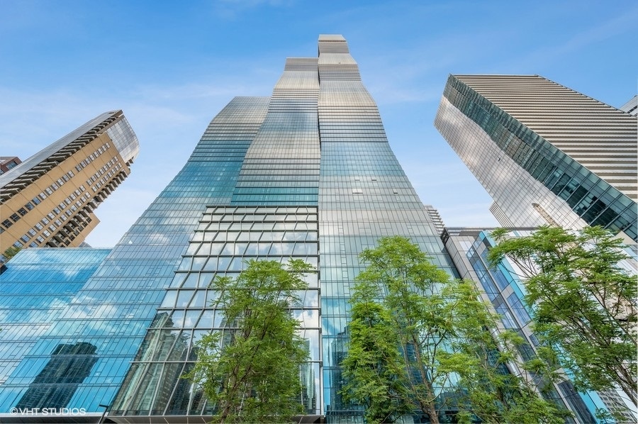 363 East Wacker Drive, Unit 2103 Chicago, IL 60601 - Photo 1 of 19