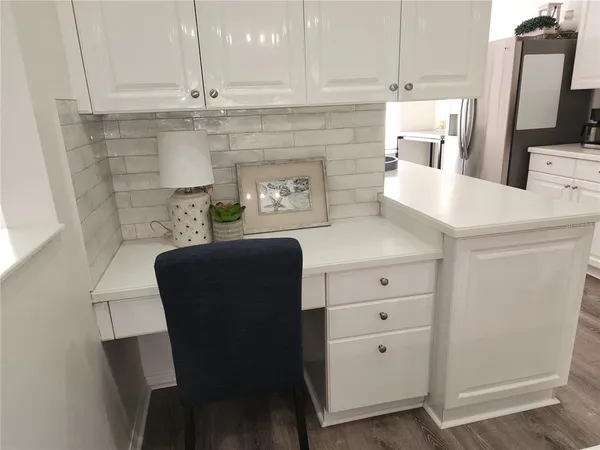 $2,400 | 6503 Fairway Gardens Drive, Bradenton, FL 34203
