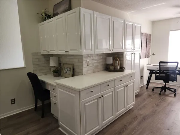 $2,400 | 6503 Fairway Gardens Drive, Bradenton, FL 34203