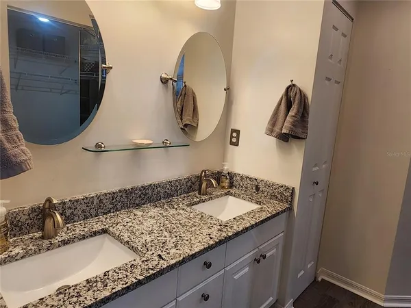 $2,400 | 6503 Fairway Gardens Drive, Bradenton, FL 34203