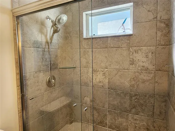 $2,400 | 6503 Fairway Gardens Drive, Bradenton, FL 34203