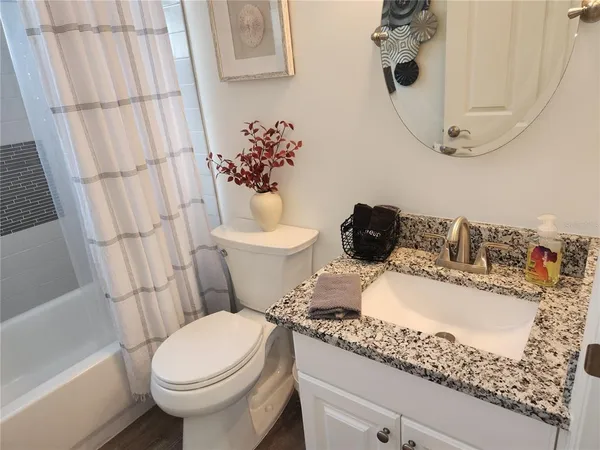 $2,400 | 6503 Fairway Gardens Drive, Bradenton, FL 34203