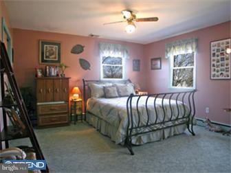 183 Robin Road Newtown, PA 18940 - Photo 11 of 12 Bedroom 4