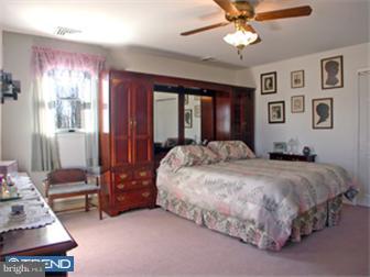 183 Robin Road Newtown, PA 18940 - Photo 8 of 12 Bedroom - Main