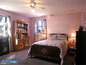 183 Robin Road Newtown, PA 18940 - Photo 10 of 12 Bedroom 3