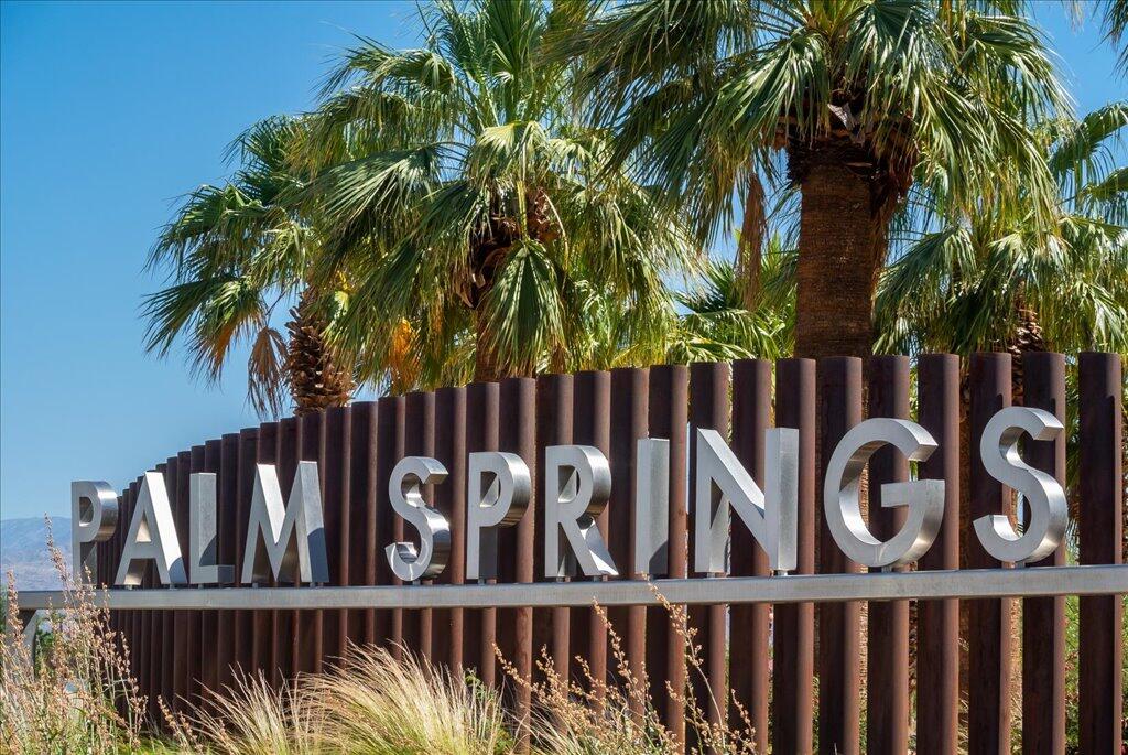 800 East Cottonwood Road, Unit 2 Palm Springs, CA 92262 - Photo 25 of 29 a view of small yard with wooden fence