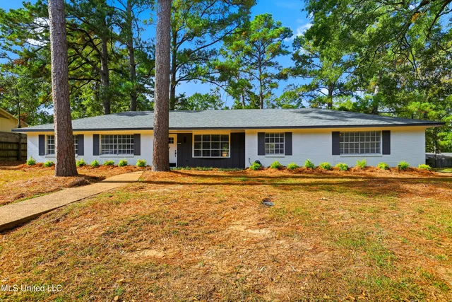 $249,999 | 33 Pebble Hill Drive, Brandon, MS 39042