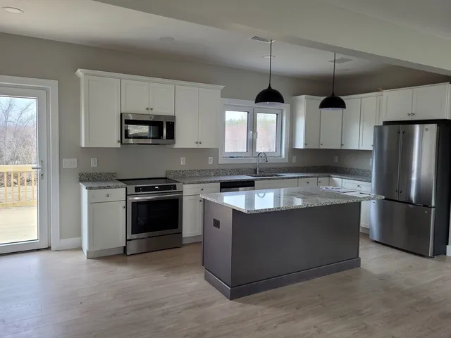 $659,000 | 21 Windsor Lane, Unit A, Exeter, NH 03833