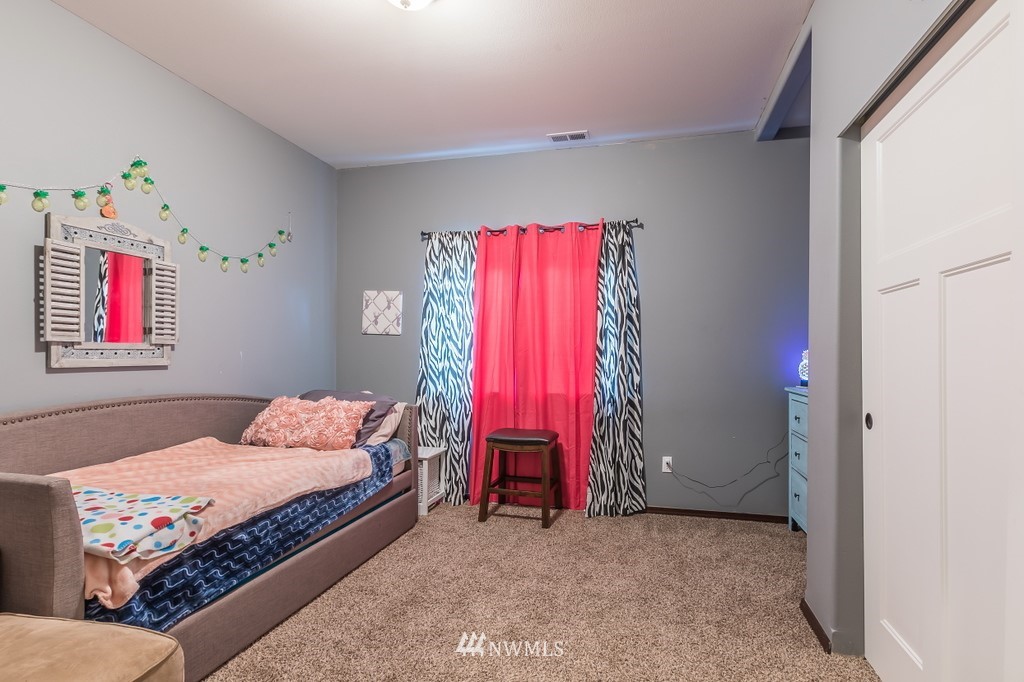 8328 173rd Avenue Southwest Rochester, WA 98579 - Photo 8 of 25