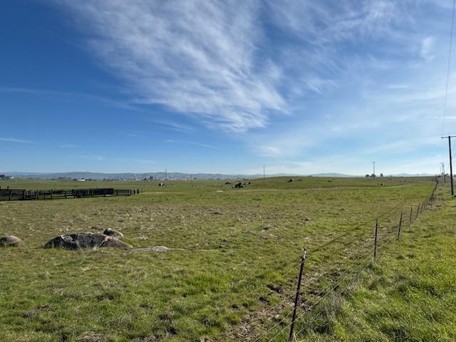 0 Heiskell Road Raymond, CA 93653 - Photo 4 of 9 a view of an ocean