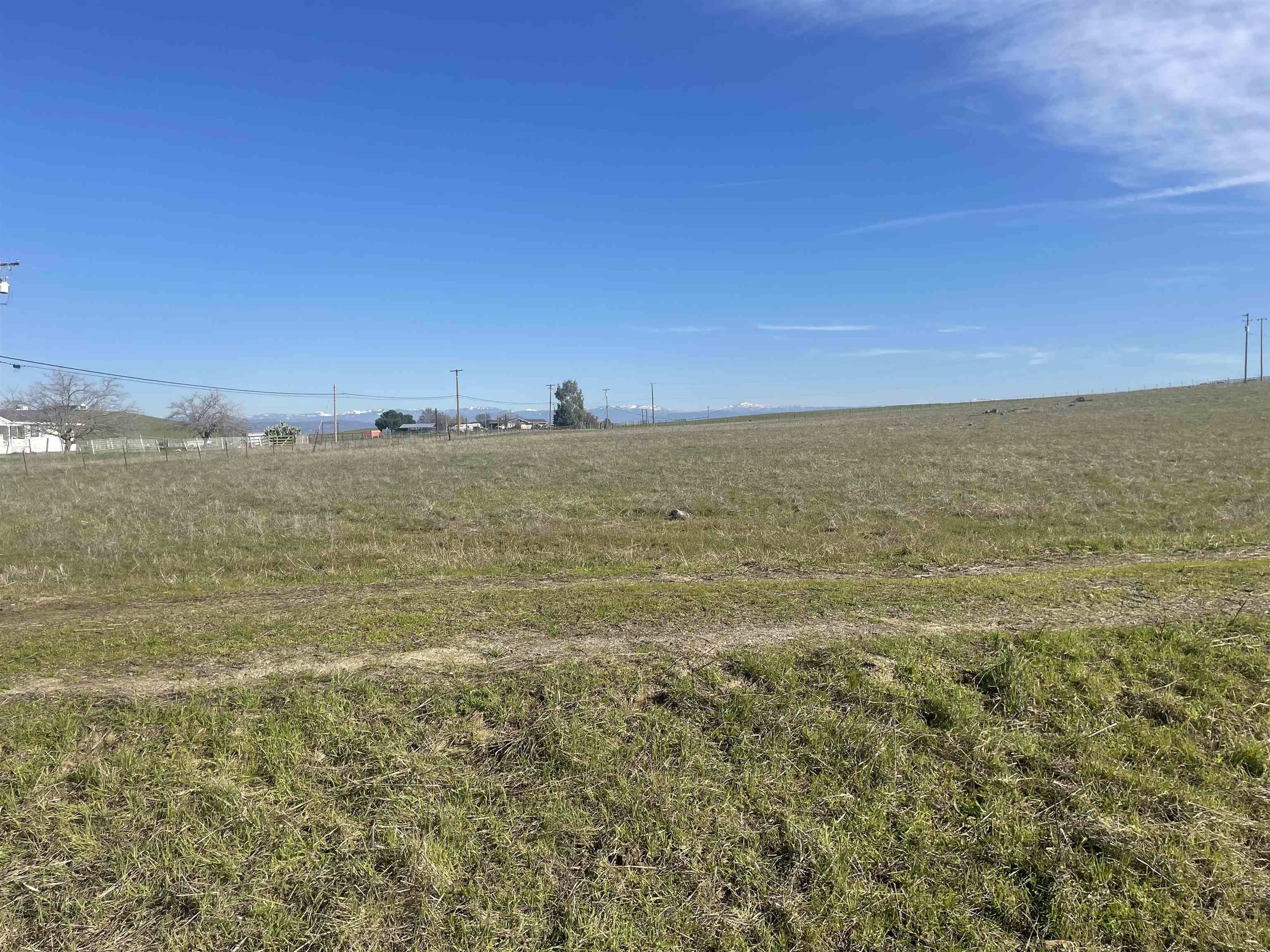 0 Heiskell Road Raymond, CA 93653 - Photo 5 of 9 a view of an ocean