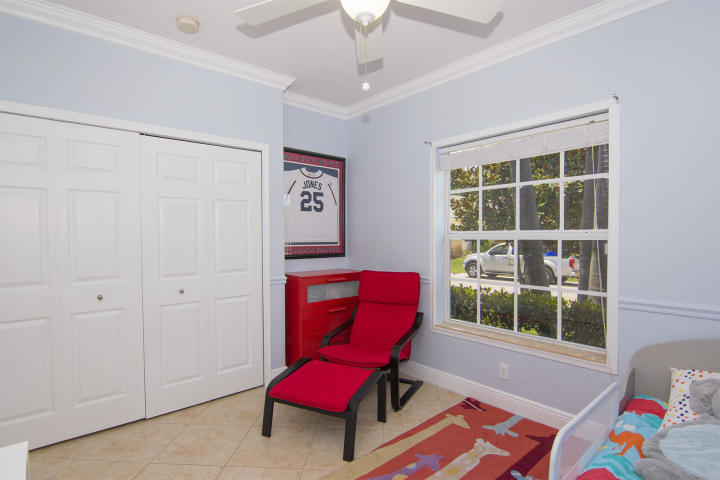 2025 Prairie Key Road Palm Springs, FL 33406 - Photo 14 of 20 Front room 2