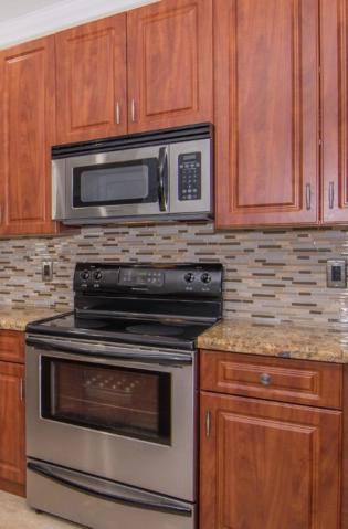 2025 Prairie Key Road Palm Springs, FL 33406 - Photo 6 of 20 Kitchen 3