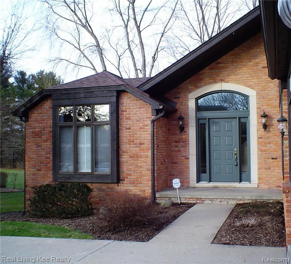 742 Stanford Circle Rochester, MI 48309 - Photo 1 of 35 Front New 5.JPG