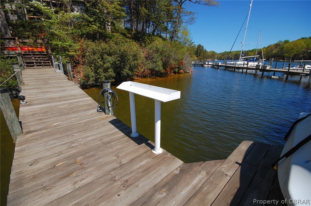 54 D Villa Ridge Drive, Unit D Hartfield, VA 23071 - Photo 27 of 34 FISH CLEANING STATION FOR OWNERS