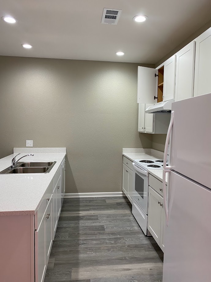 1305 West Villa Maria Road, Unit D102 Bryan, TX 77801 - Photo 2 of 7