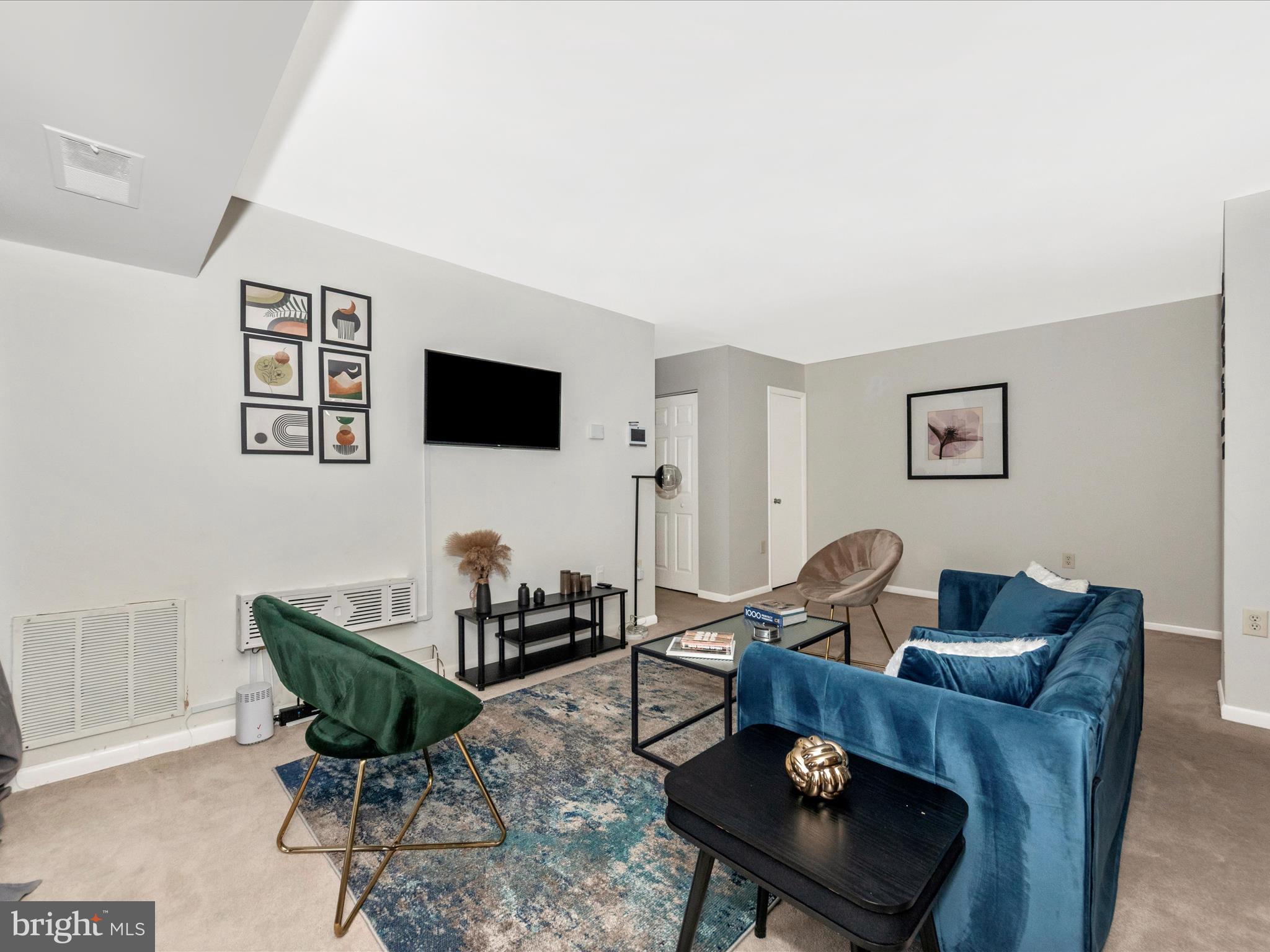 15716 Dorset Road, Unit 201 Laurel, MD 20707 - Photo 12 of 66 Living Room