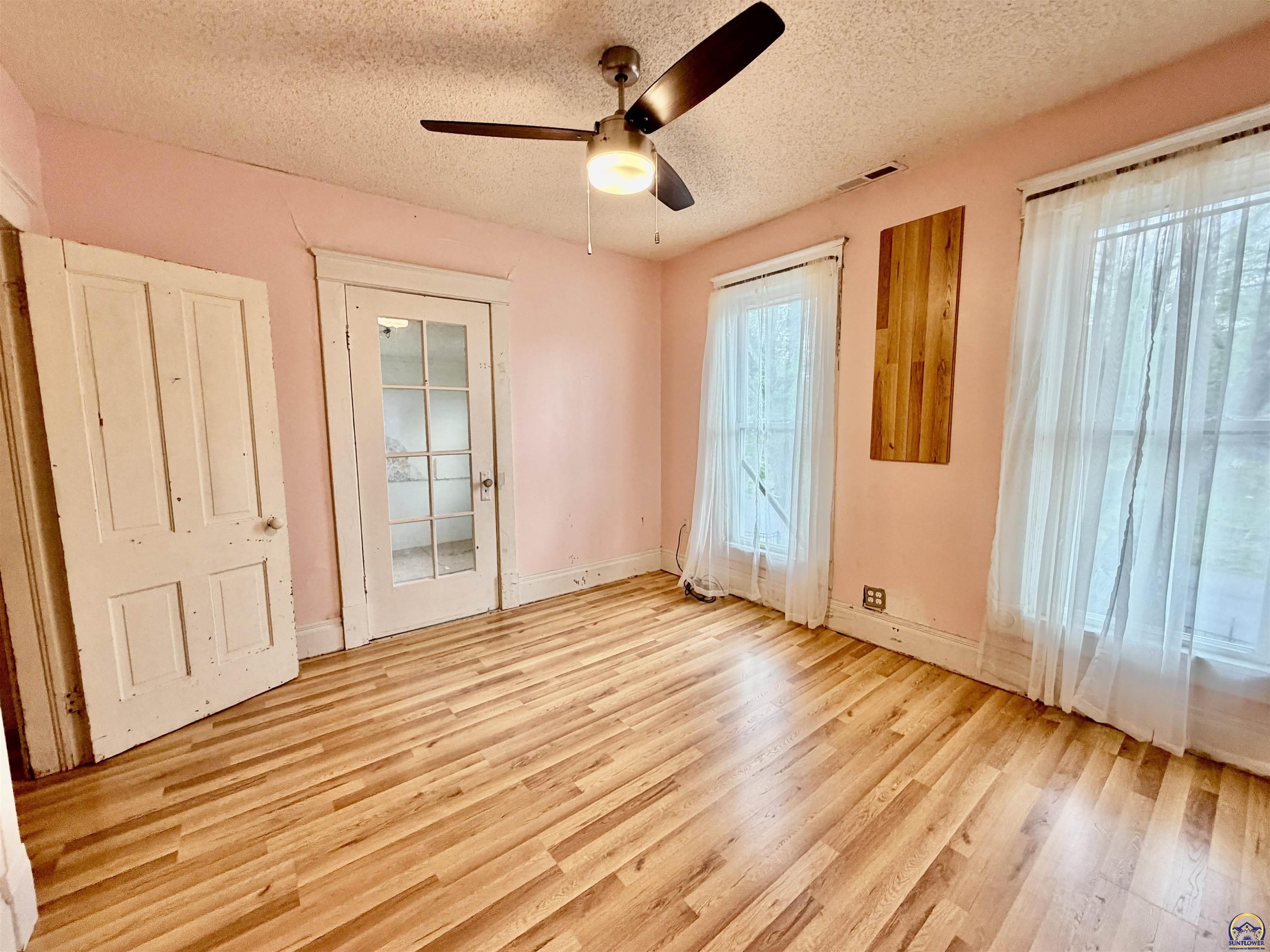 1706 Southwest 15th Street Topeka, KS 66604 - Photo 12 of 16