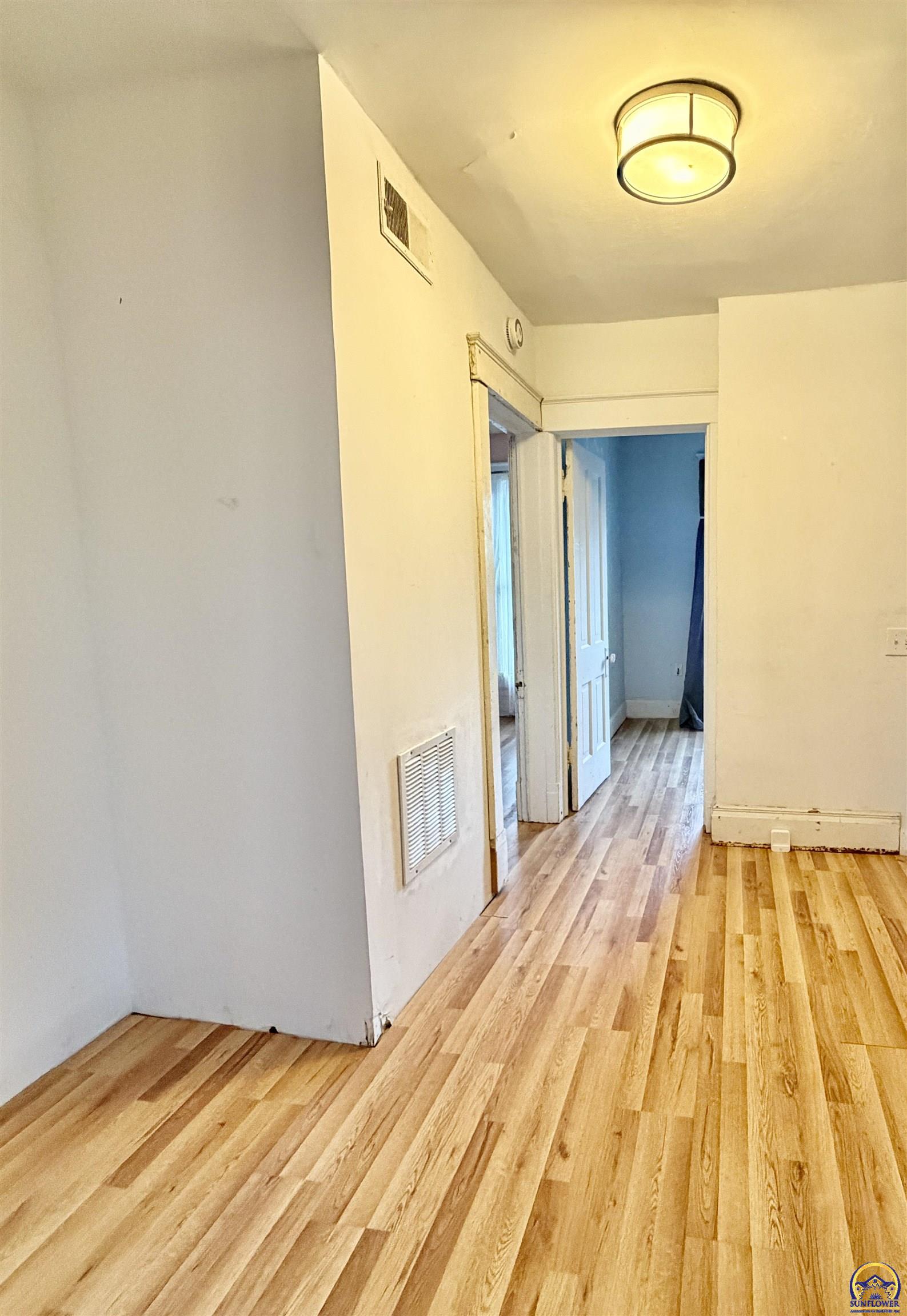 1706 Southwest 15th Street Topeka, KS 66604 - Photo 13 of 16