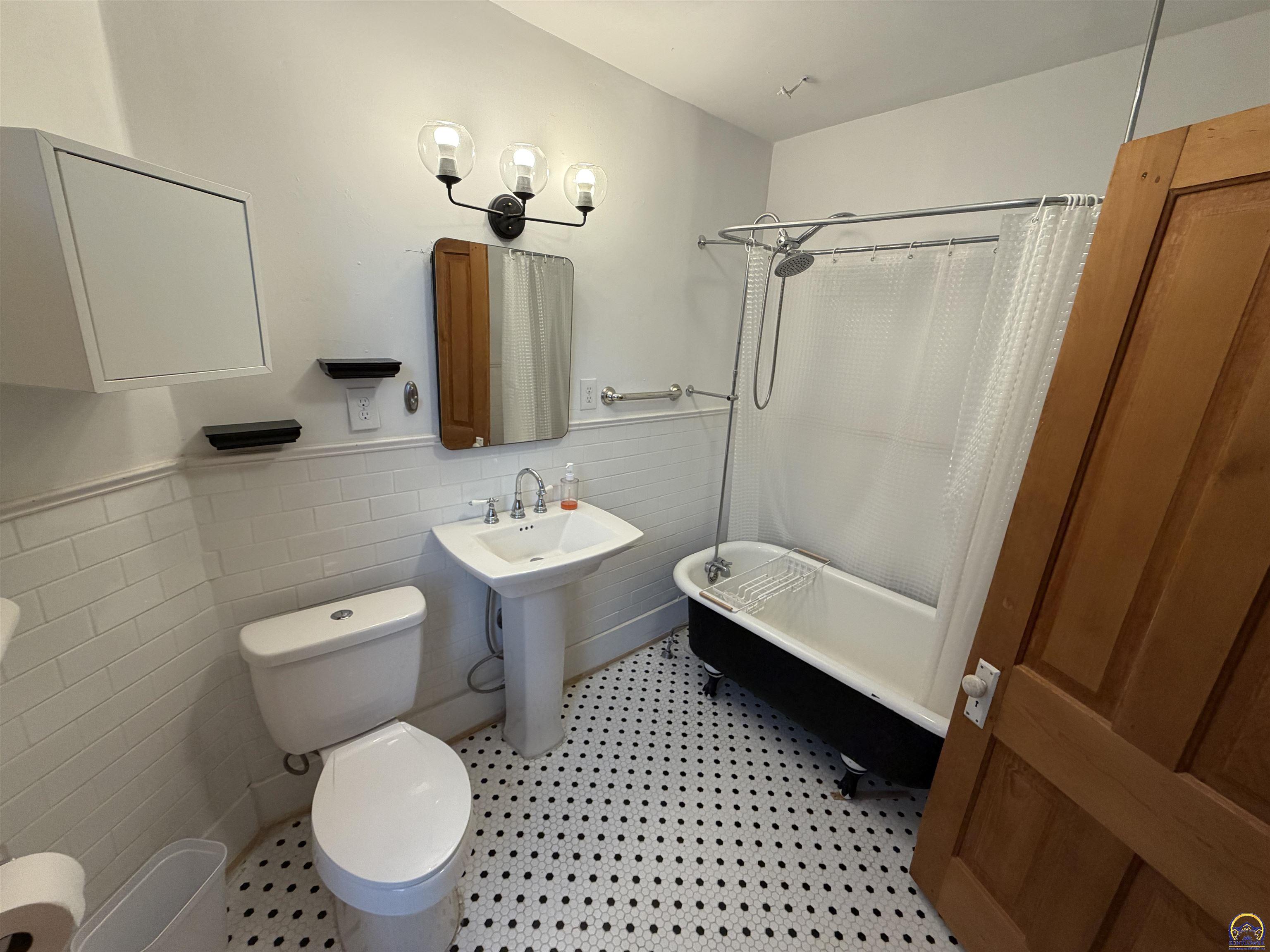 1706 Southwest 15th Street Topeka, KS 66604 - Photo 14 of 16