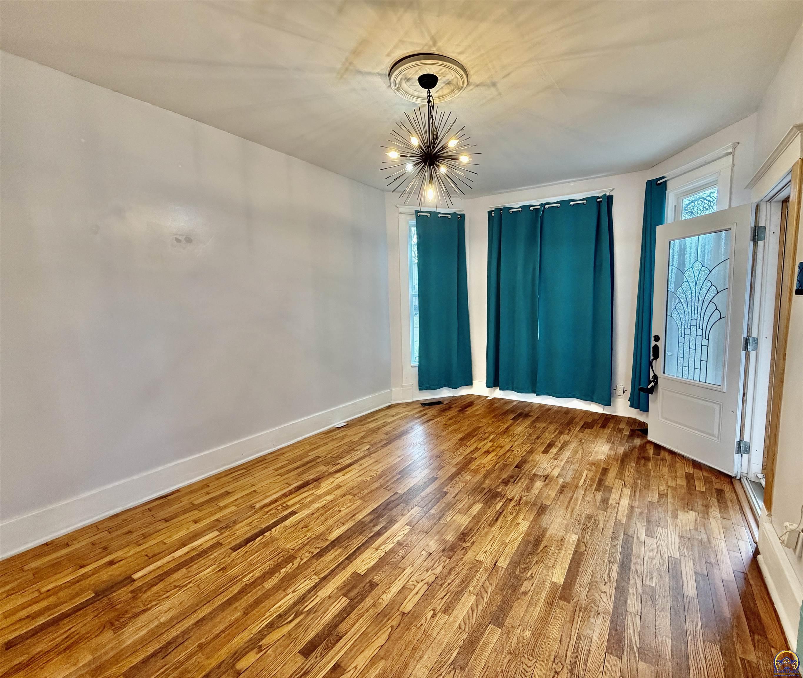 1706 Southwest 15th Street Topeka, KS 66604 - Photo 2 of 16