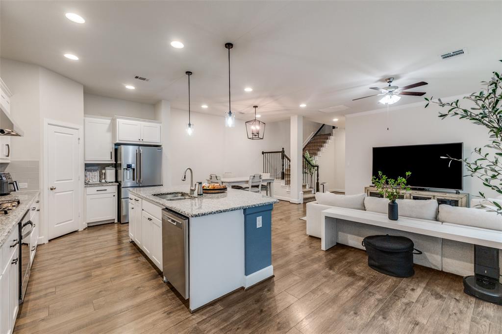 6816 Prompton Bend Irving, TX 75063 - Photo 11 of 38