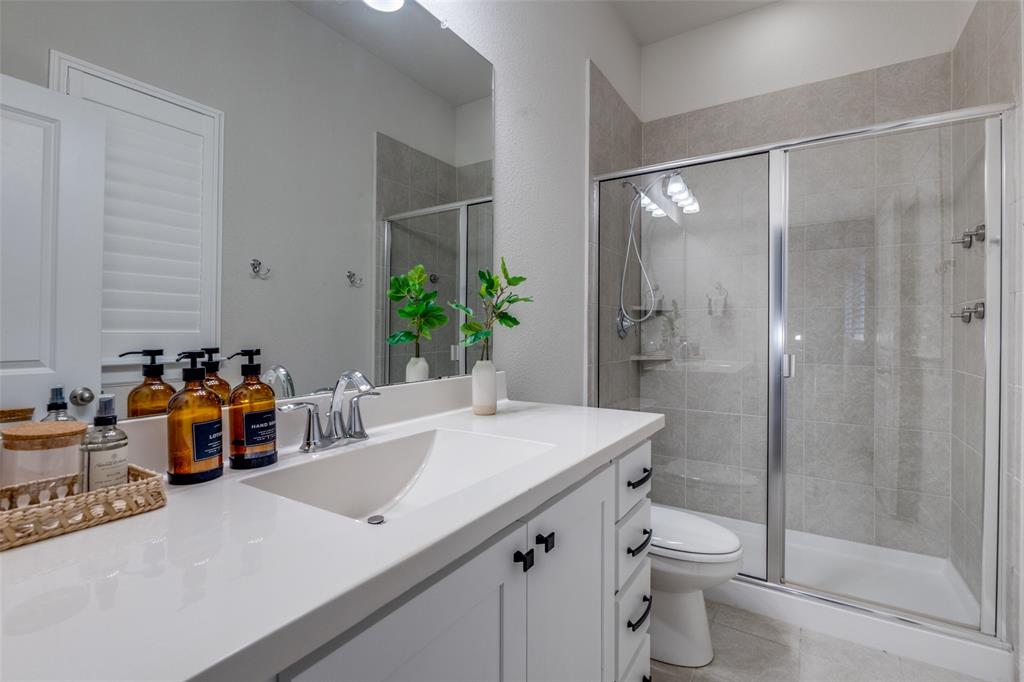 6816 Prompton Bend Irving, TX 75063 - Photo 15 of 38